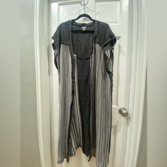 NEW POL Black Multi Designed In Long Sleeve Roomy Fit Cardigan - Picture 2 of 6